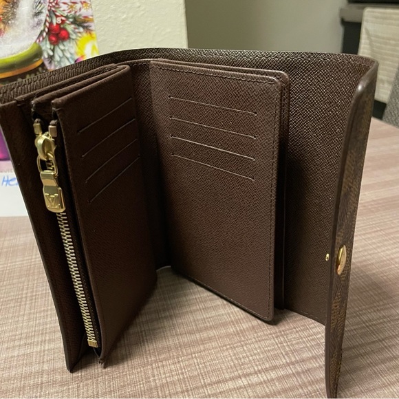 Authentic LV Alexander wallet in EUC - Picture 4 of 6